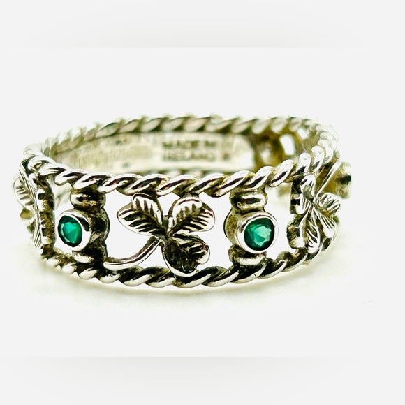 Vintage Jewelry - Vintage Green Agate Lucky Irish Shamrock 925 Sterling Silver Ring size 8.5